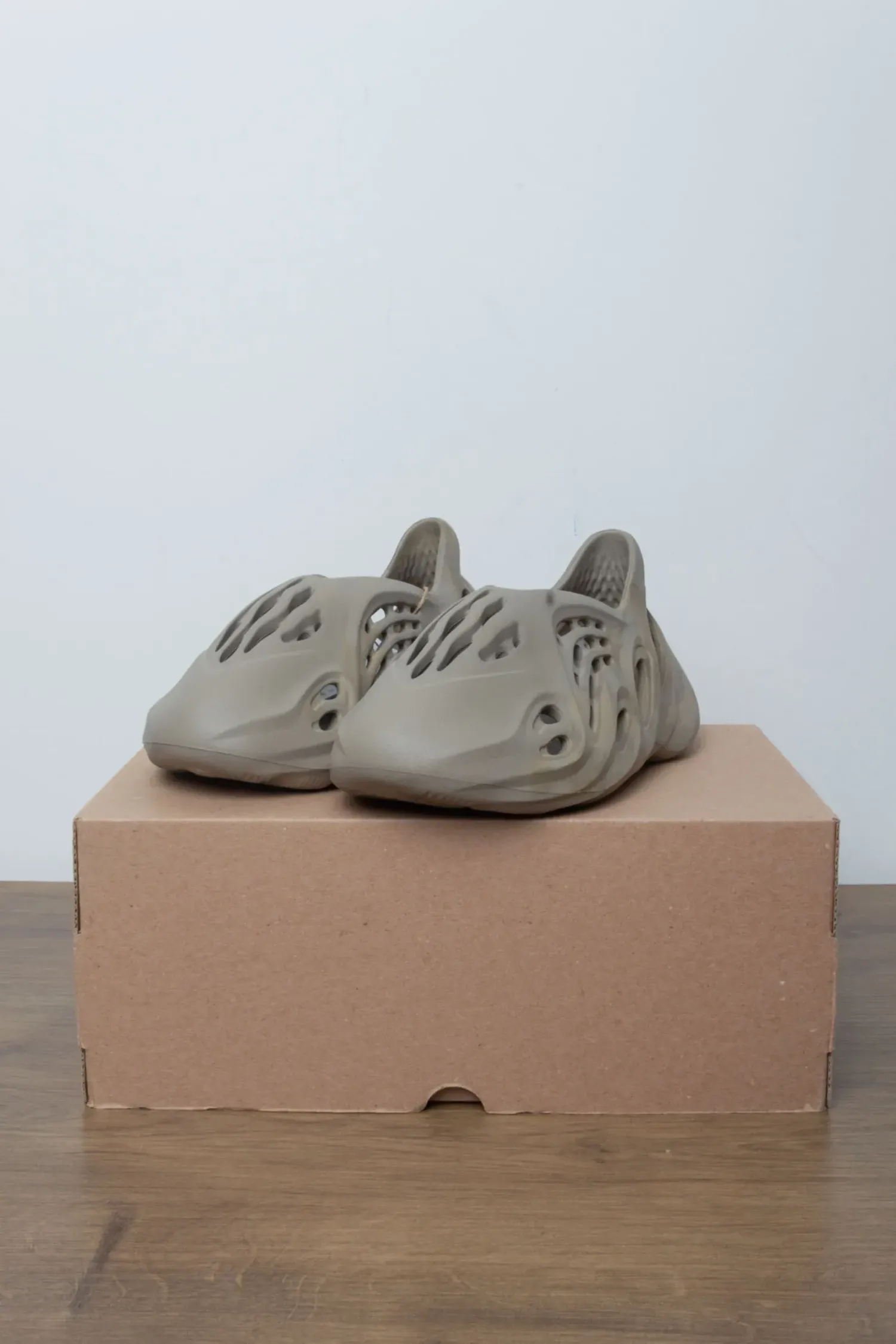 Yeezy Foam Runner Ochre — 36/7, Novo