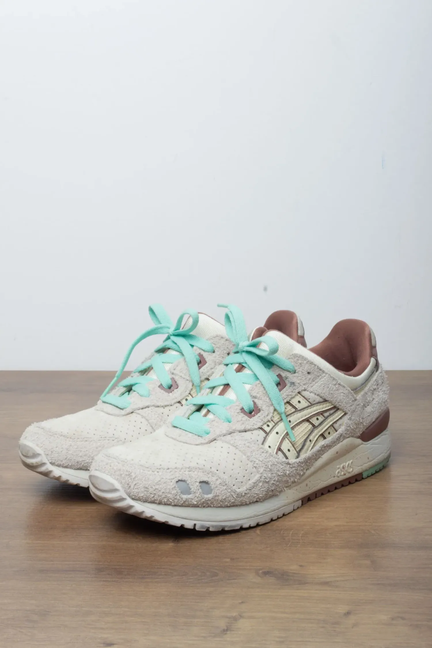 Nice Kicks x ASICS Gel Lyte III OG Nice Cream — 37, Usado