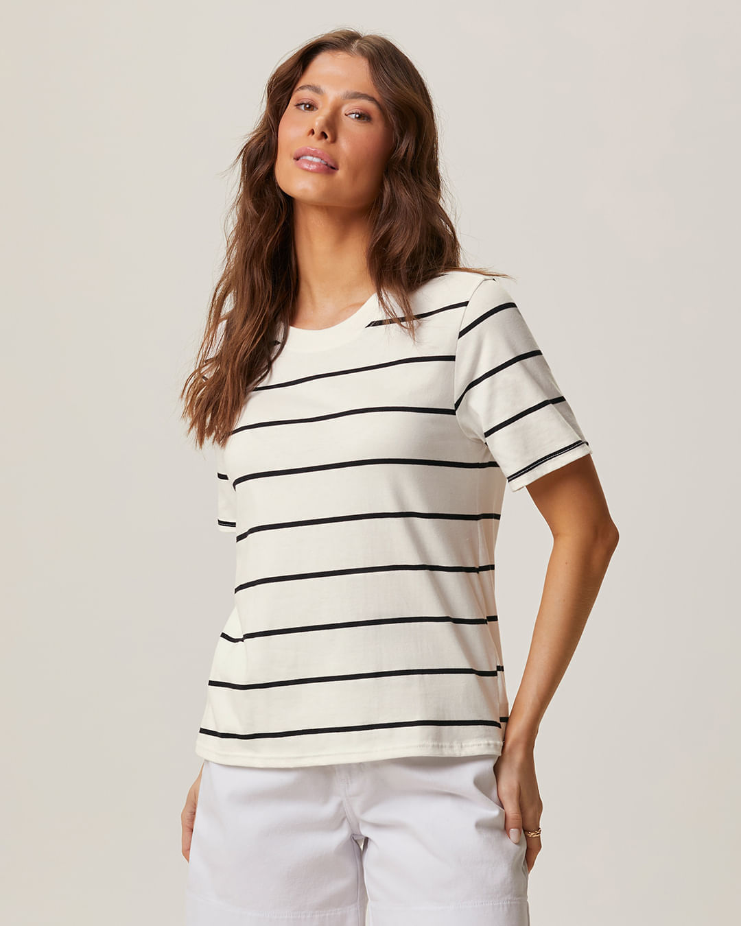 Camiseta Feminina Reta Manga Curta Em Malha Listrada — Off White - G