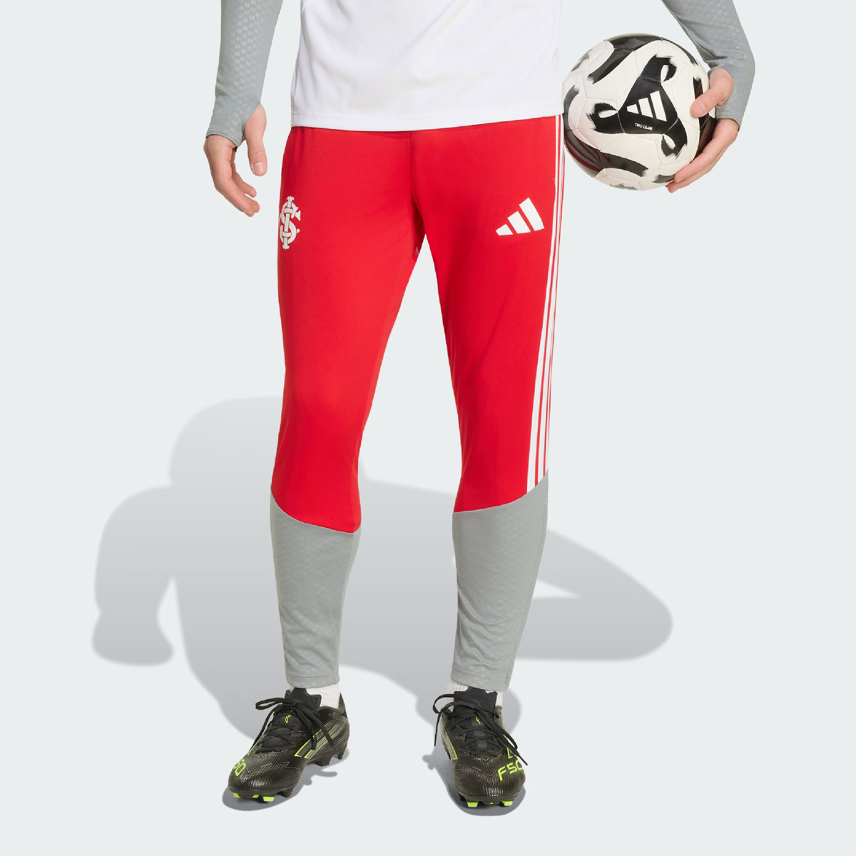 Calça Adidas Internacional Treino e Viagem 2026 Vermelha e Cinza