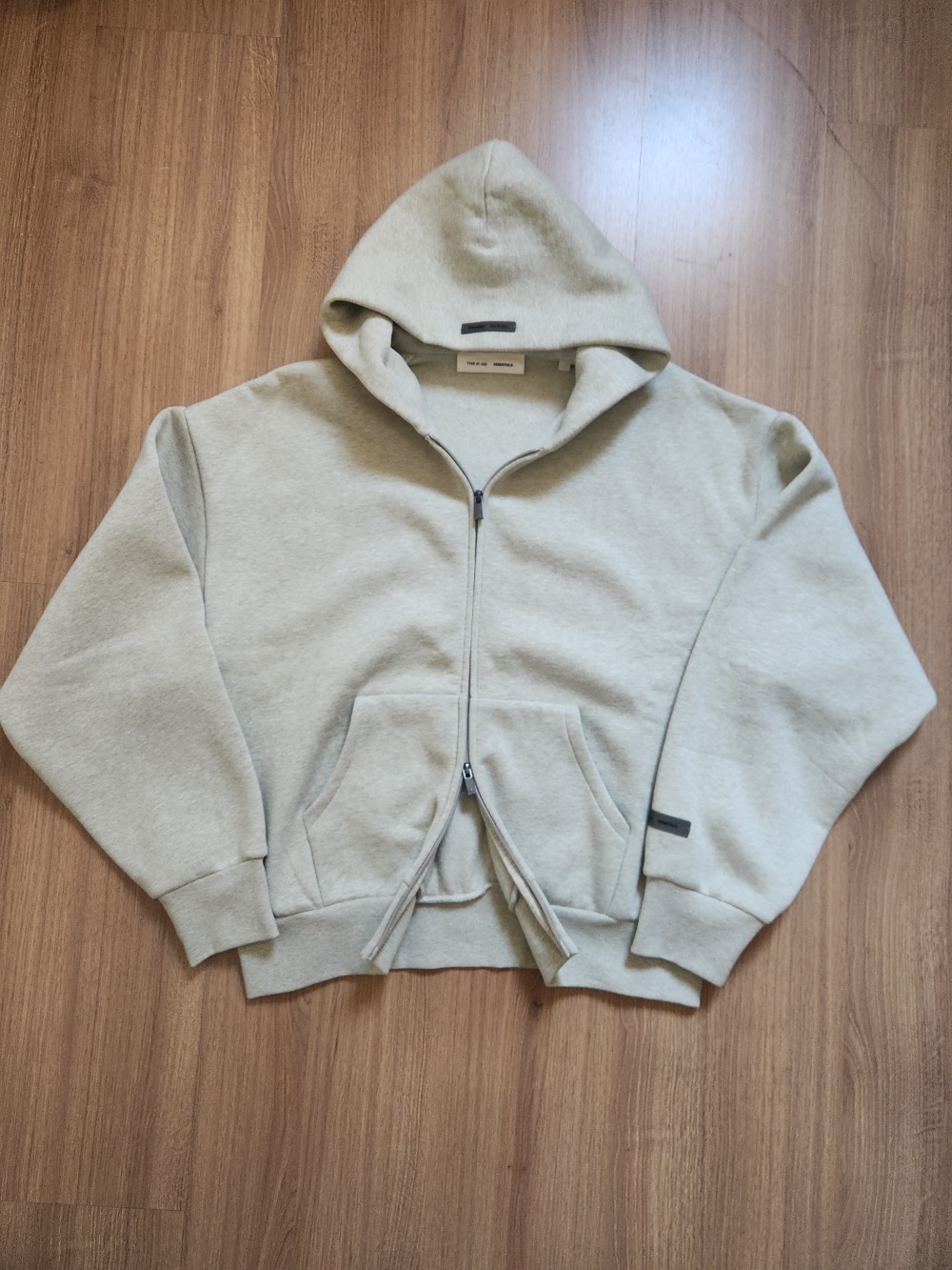 Moletom Fear of God Essentials Classic Fleece Zip Up Concrete Heather — P, Novo
