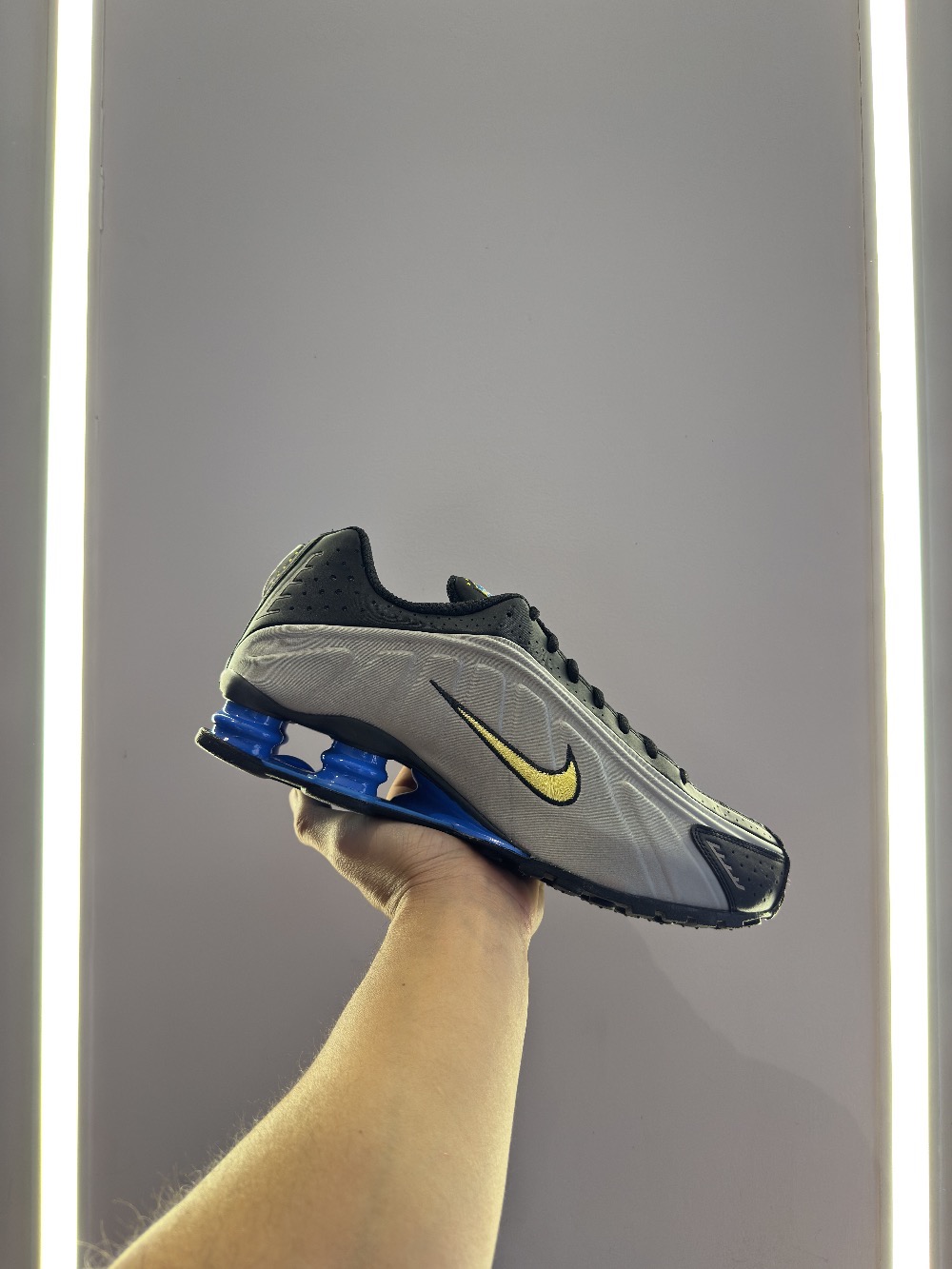 Nike Shox R4 Brazil (Kit Seleção 2026) — 44, Novo