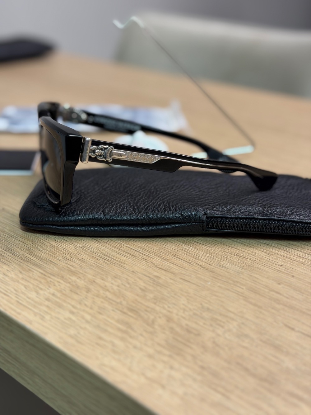Óculos Chrome Hearts Box Officer Black — Único, Novo