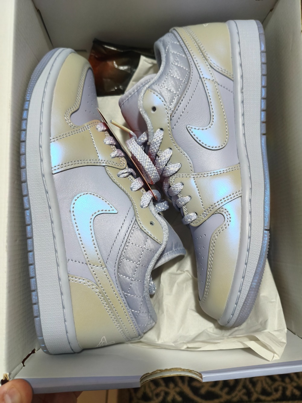 Air Jordan 1 Low SE Ghost Pearlized Quilt Feminino — 38, Novo