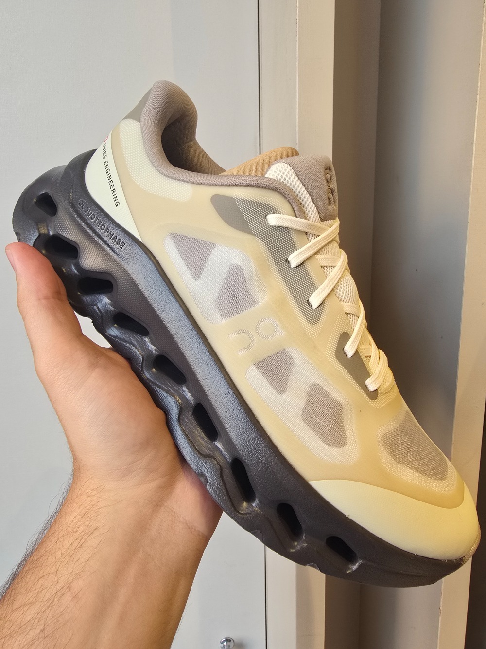 On Running Cloudtilt Remix Dew Pebble — 39 / 40 / 41 / 42 / 43, Novo