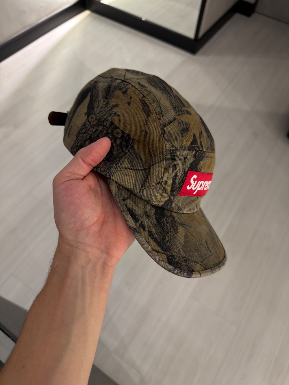 Boné Supreme Washed Chino Twill Camp Realtree Hardwoods Camo FW26-W1 — Único, Novo