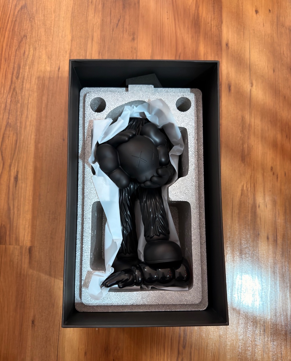 KAWS Fellows Vinyl Figure Black — Único, Novo