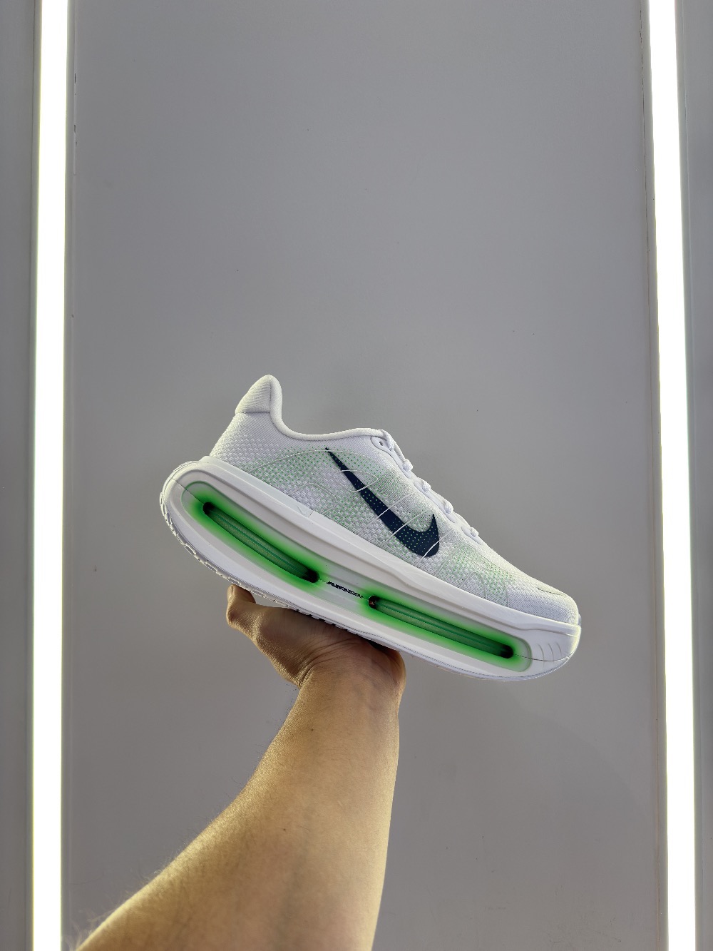 Nike Vomero Premium Green Spark — 44, Novo