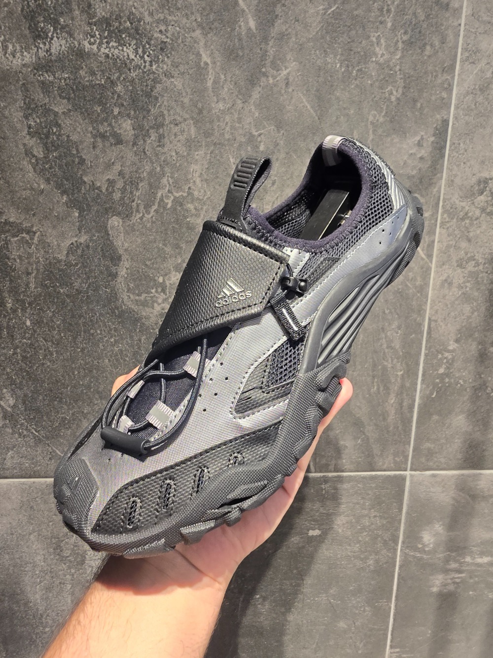 Pharrell Williams x adidas Water Moc Core Black Iron Metallic — 39 / 40 / 41 / 42 / 43, Novo