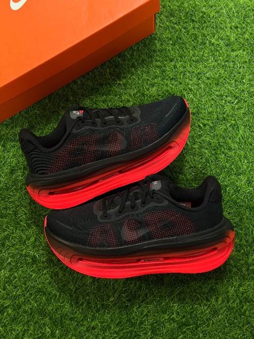 Nike Vomero Premium Black Bright Crimson — 41, Novo