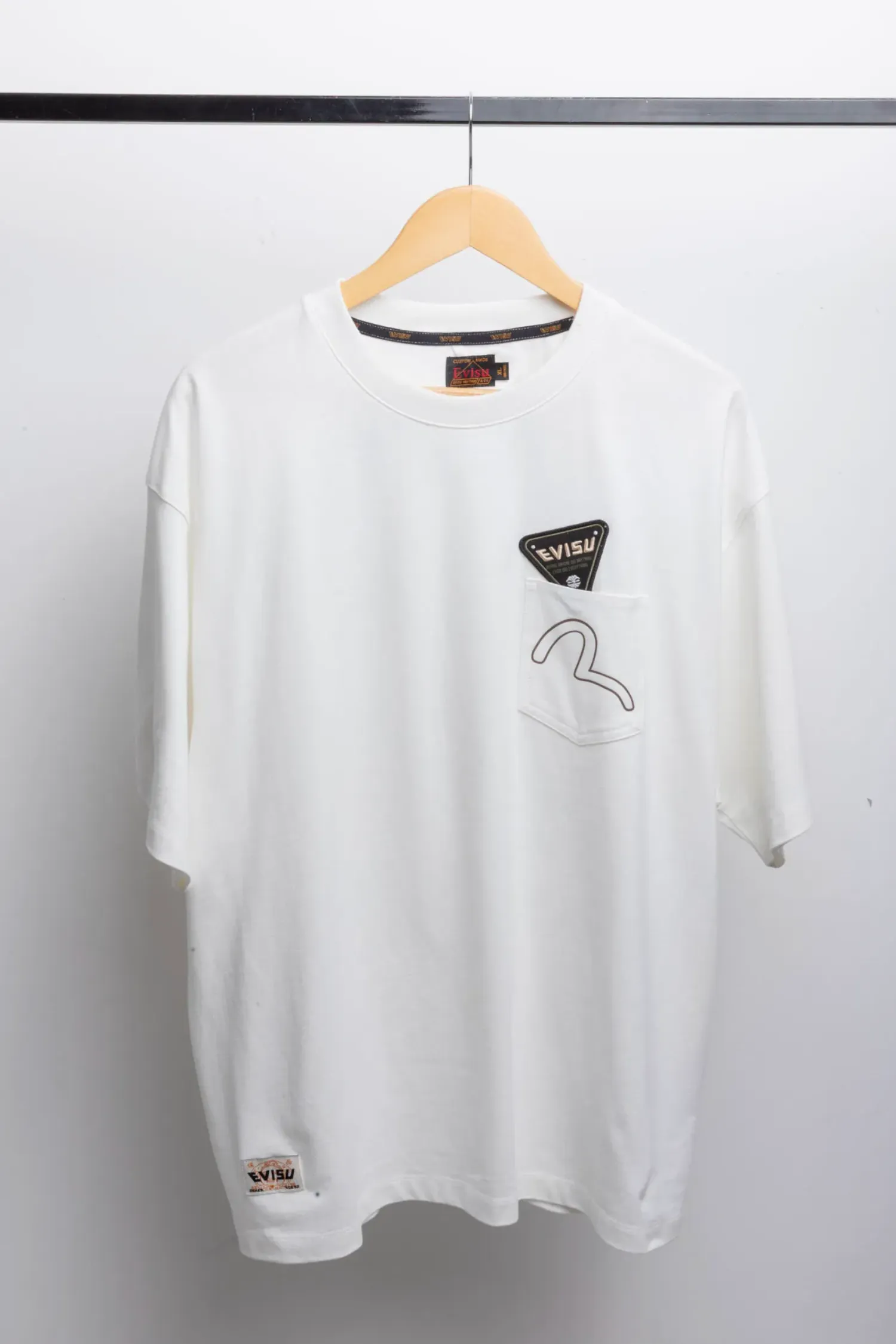 Camiseta Evisu Seagull and Stacked Badge Print Daicock White — XG, Novo