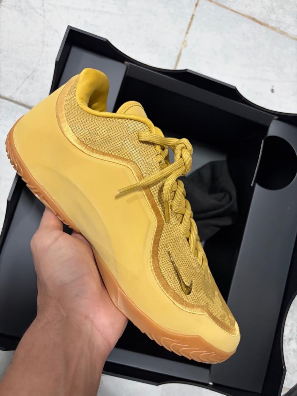 Nike LeBron XXIII Honor Society Wheat Gold Gum Medium Brown Magic Ember — 43, Novo