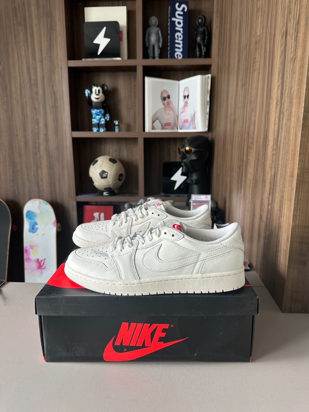 Air Jordan 1 Retro Low OG Sail University Red — 38, Novo