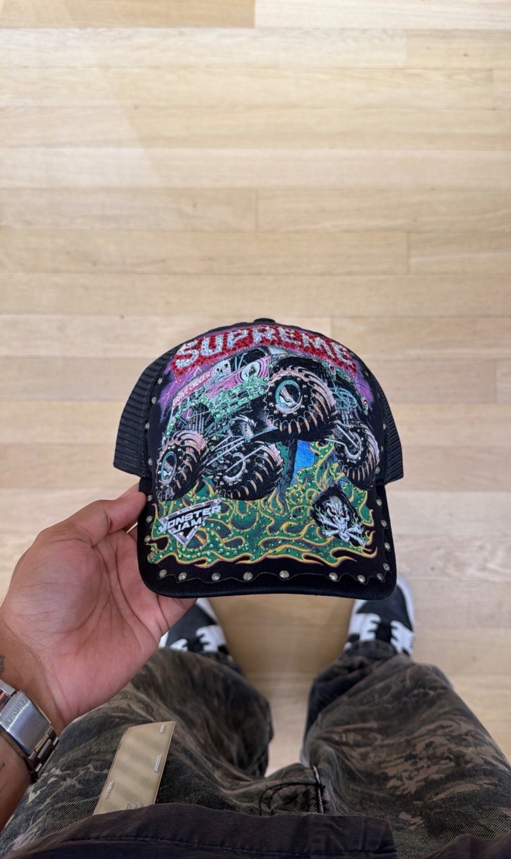 Monster Jam x Grave Digger x Supreme Boné Mesh Back 5-Panel Black SS26-W16 — Único, Novo