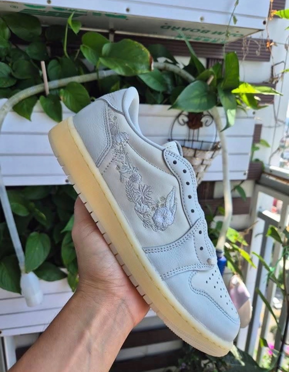 Air Jordan 1 Retro Low Floral Swoosh — 38, Novo