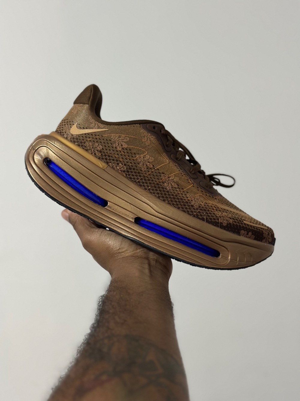 Nike Vomero Premium Flat Stout — 39.5, Novo