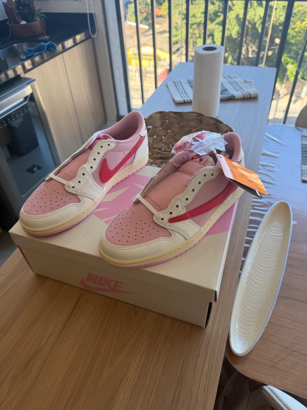 Travis Scott x Air Jordan 1 Low OG SP Sail Tropical Pink — 41, Novo