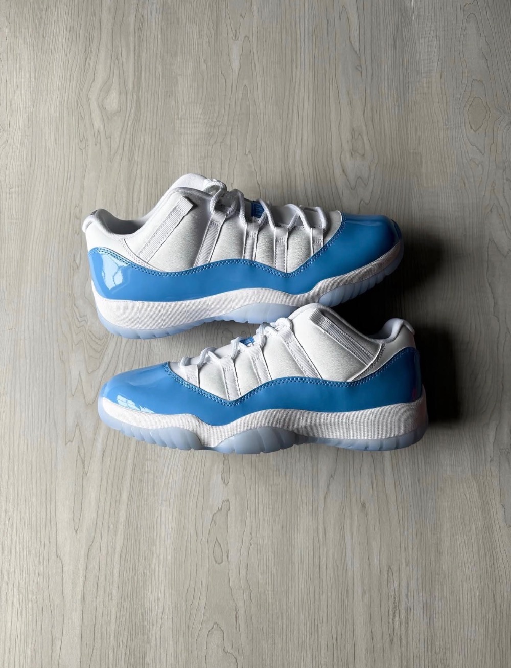 Air Jordan 11 Low University Blue — 39, Novo