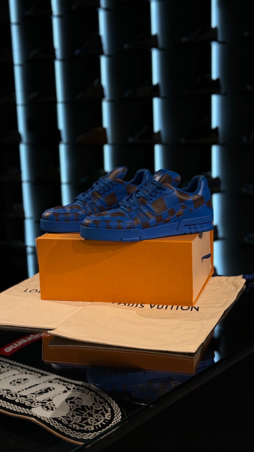 Louis Vuitton LV Trainer Low Damier Pop Blue — 42, Usado