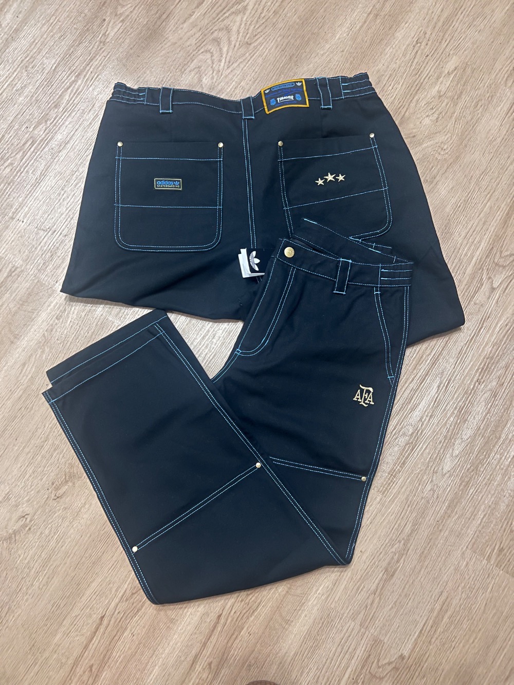 Argentina x Thrasher x adidas Calça Chino Black — P / M / G / XG / XXG, Novo