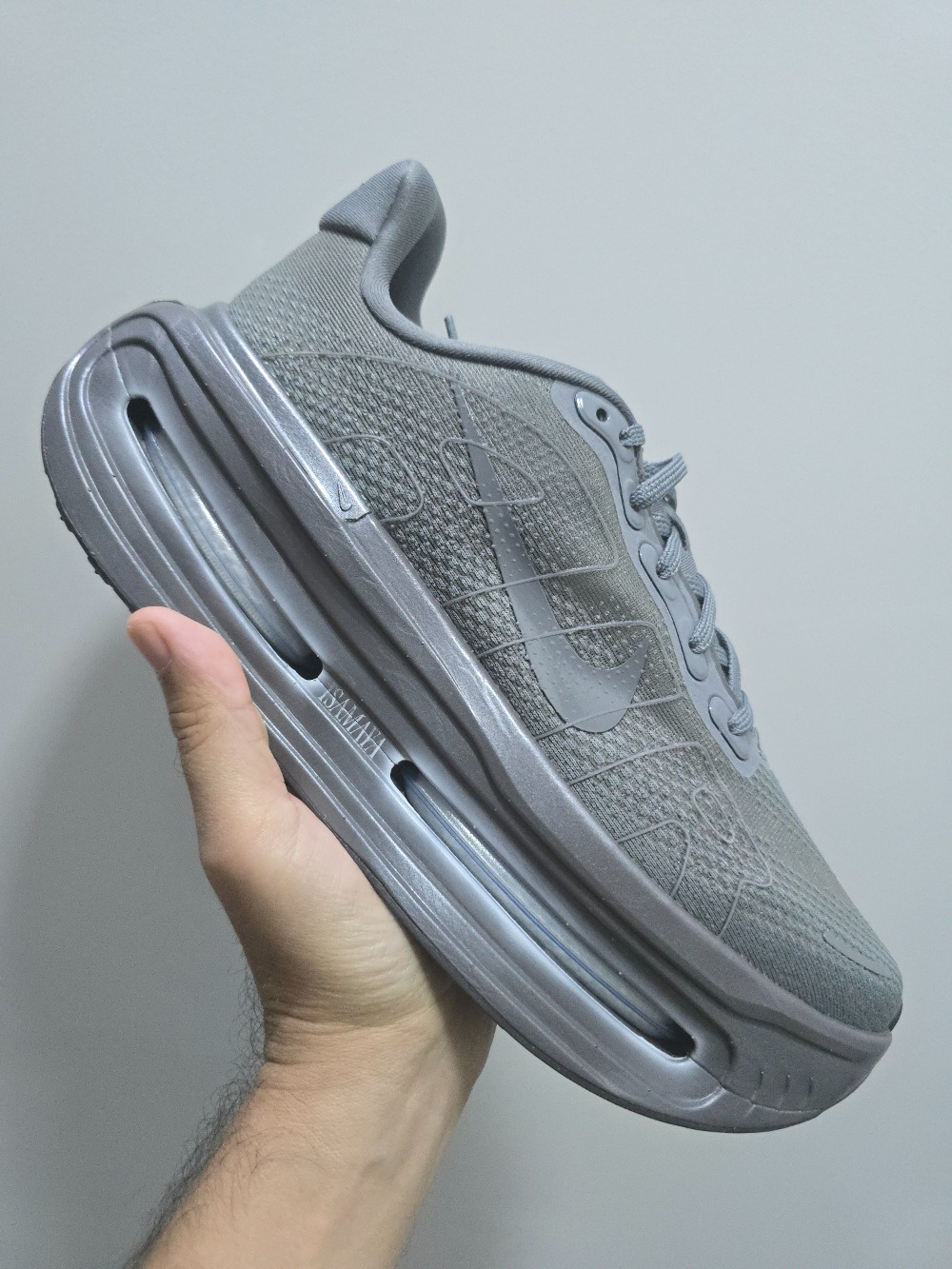 Isamaya Ffrench x Nike Vomero Premium Smoke Grey Light Smoke Grey — 40, Novo