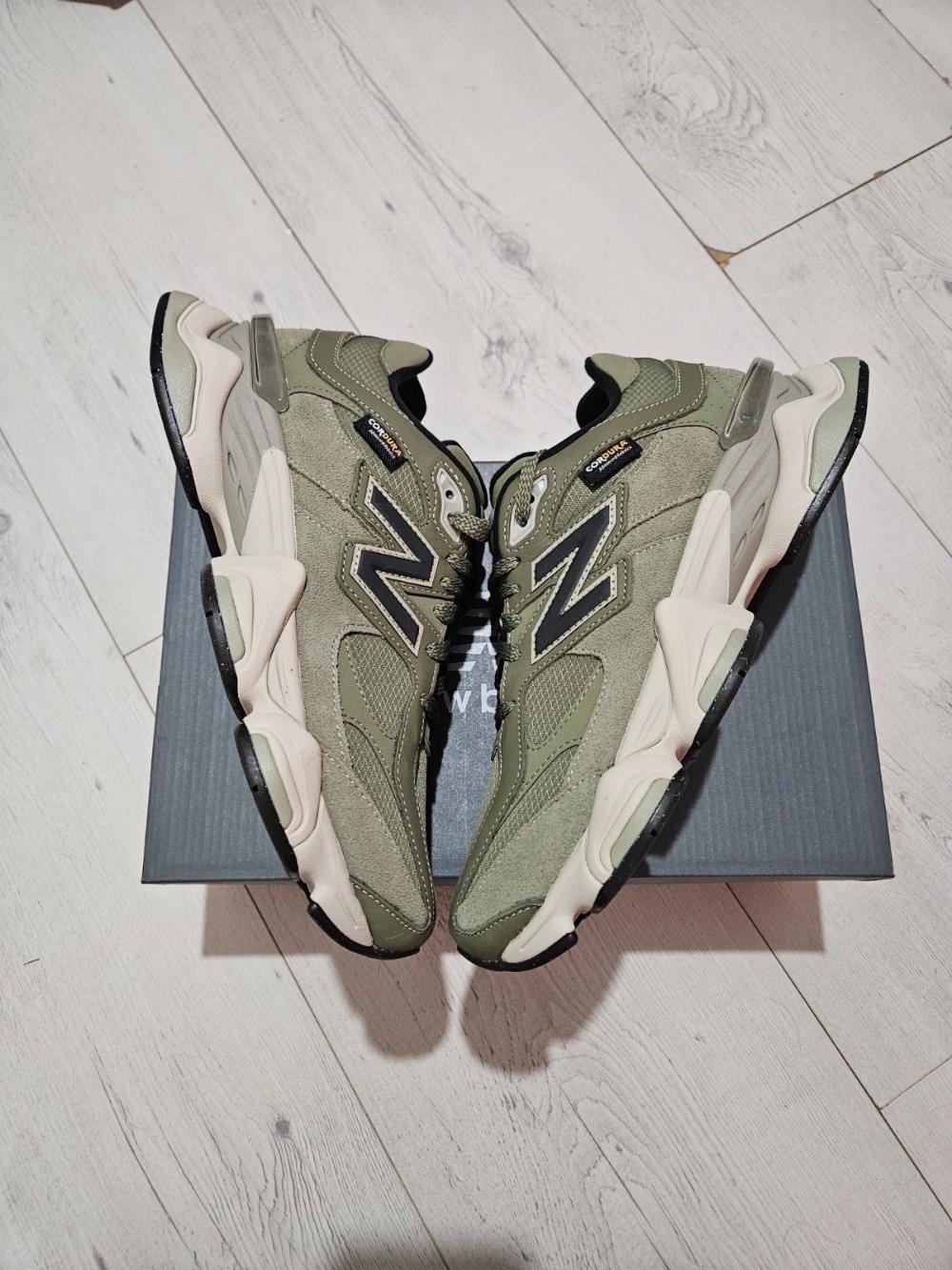 New Balance 9060 Dark Olivine — 35 / 35.5 / 37.5 / 40 / 40.5 / 41, Novo