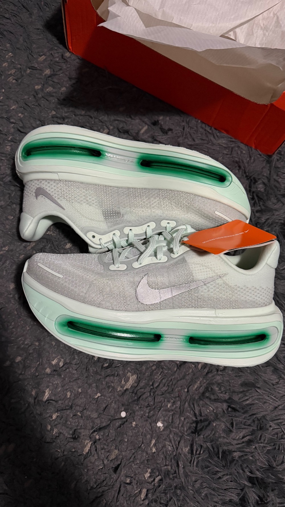 Nike Vomero Premium Barely Green Feminino — 39, Novo