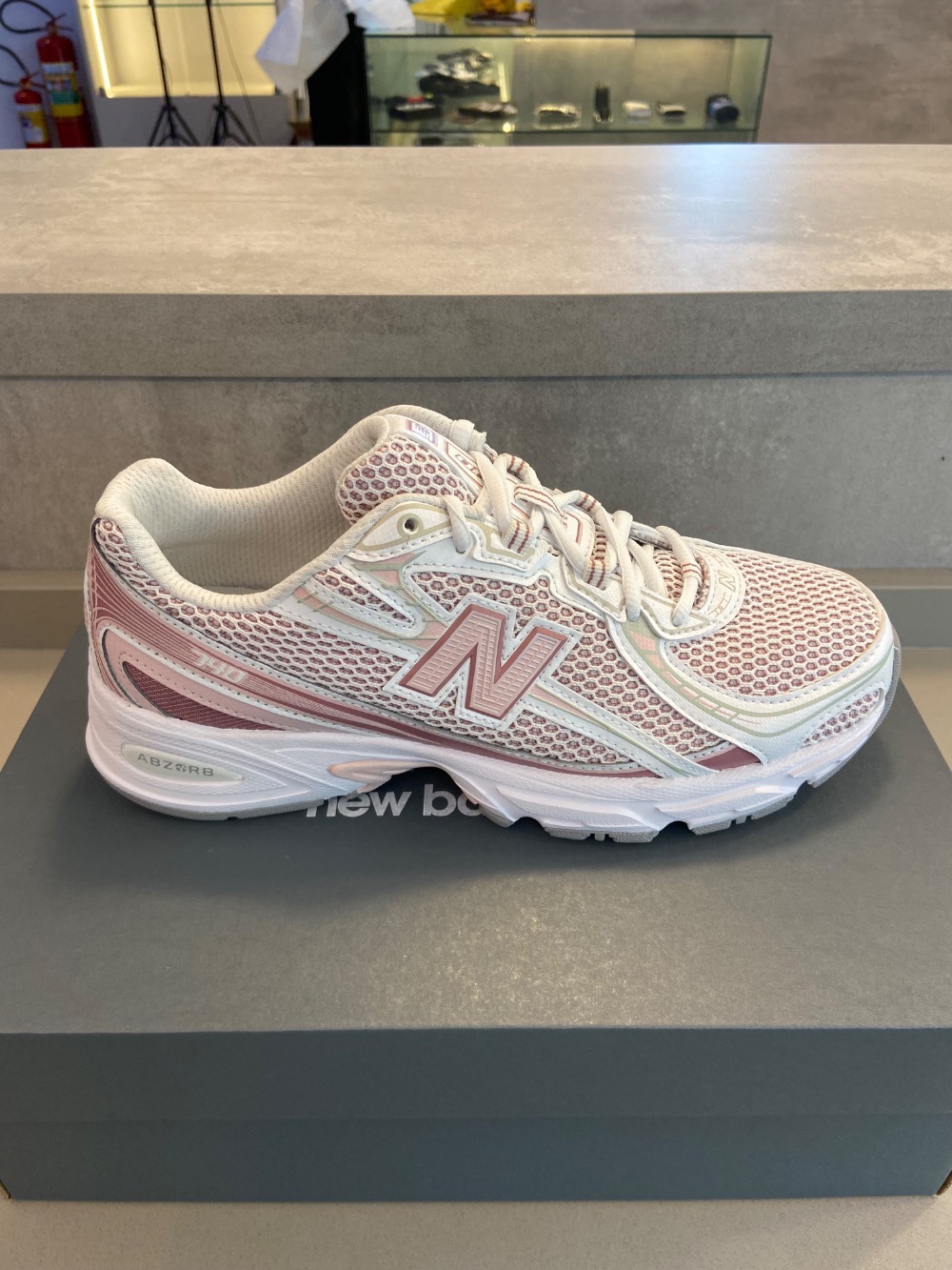 New Balance 740 Rosewood — 34 / 36, Novo