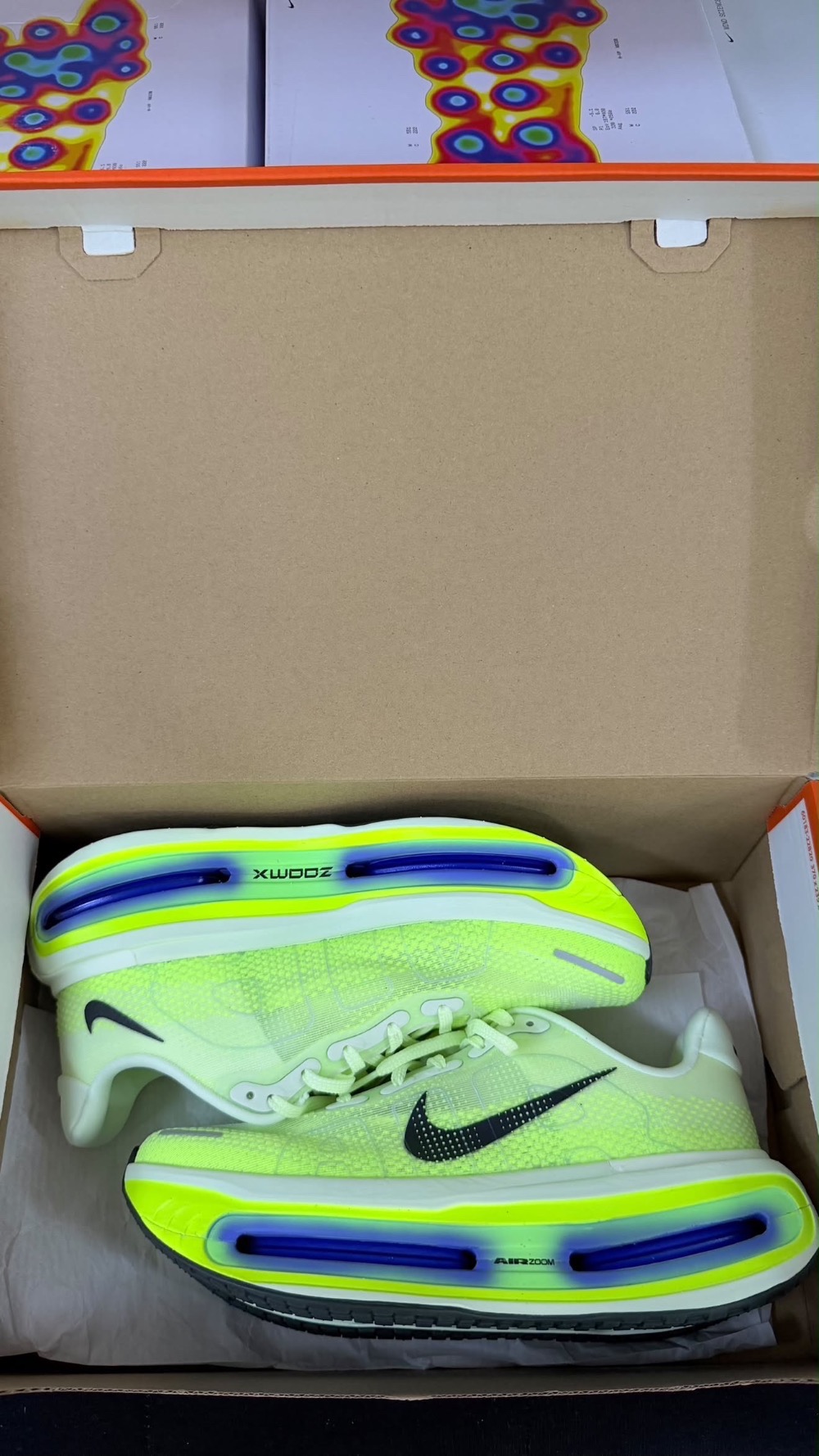 Nike Vomero Premium Volt Tint Sapphire — 40.5, Novo