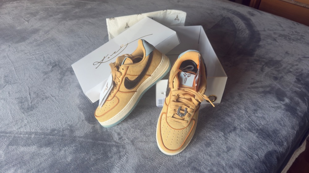 Nike Air Force 1 Low Protro Siempre Mio — 39, Novo