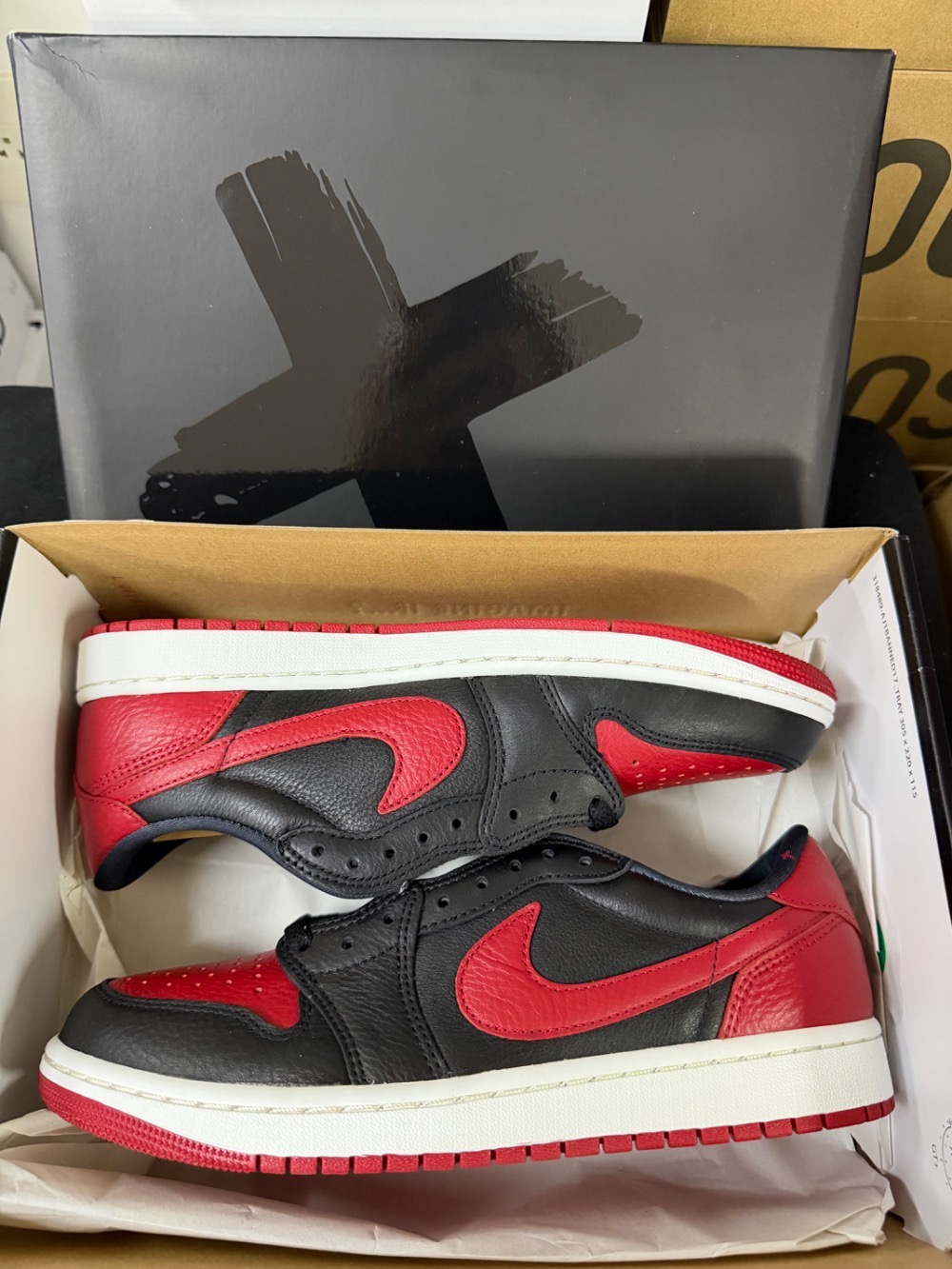 Air Jordan 1 Retro Low OG Banned Black Varsity Red — 39, Novo
