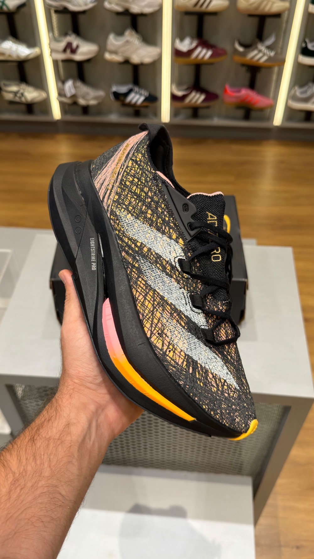 2 Strung x adidas Adizero Prime Core Black Zero Metalic Spark — 39.5, Novo