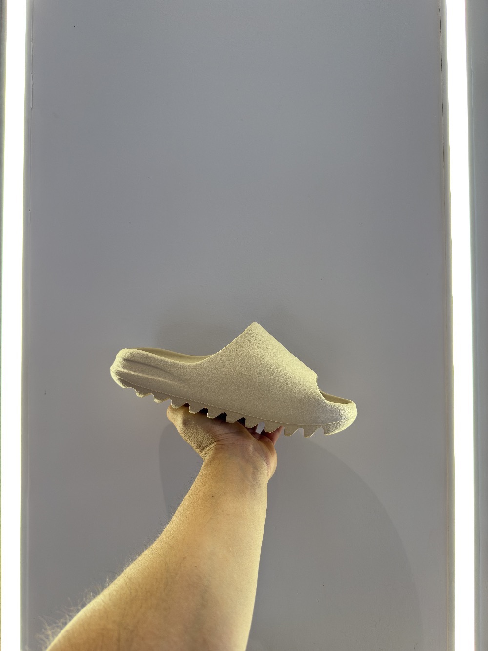 Yeezy Slide Bone (2022) — 36 / 36.5 / 37, Novo