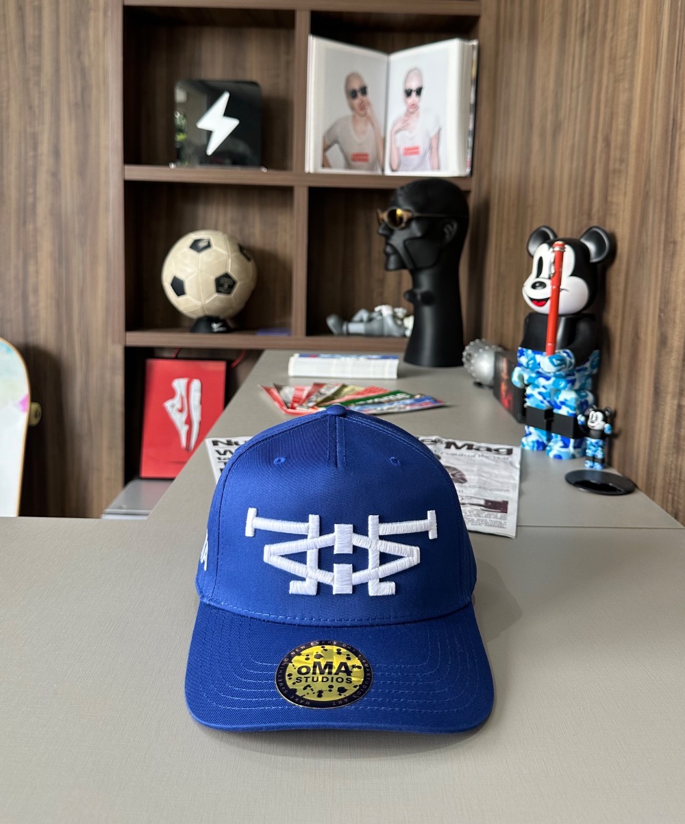 Boné oMA Studios LA LA Side Curved Brim Blue — Único, Novo