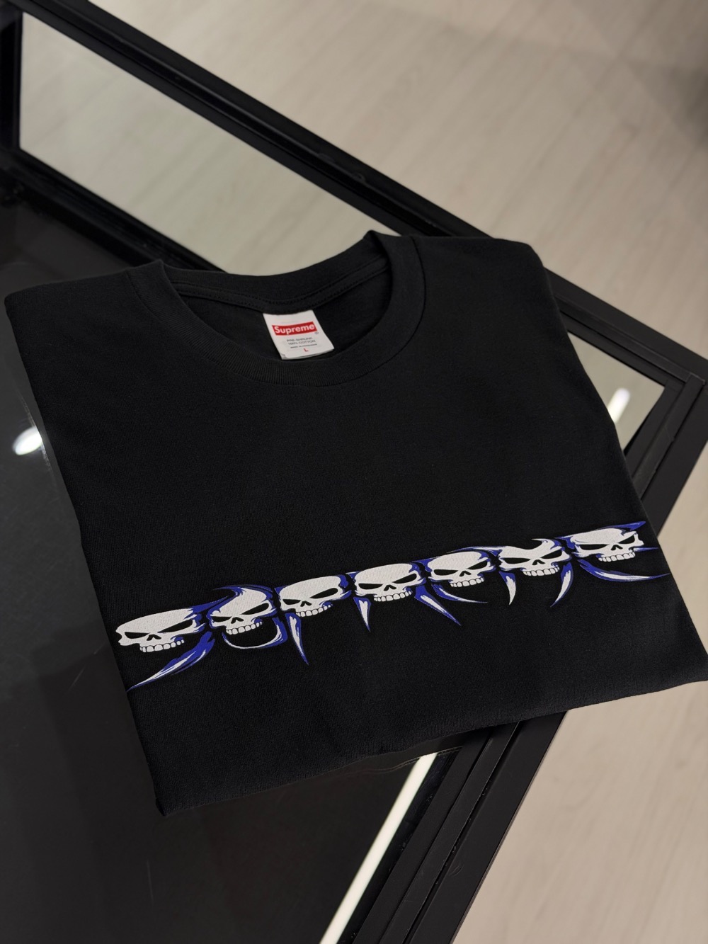 Camiseta Supreme Skulls Spellout Black FW26-W1 — G, Novo