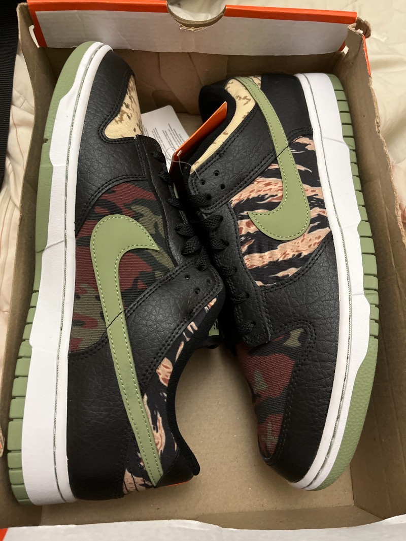 Nike Dunk Low SE Black Multi-Camo — 45, Novo