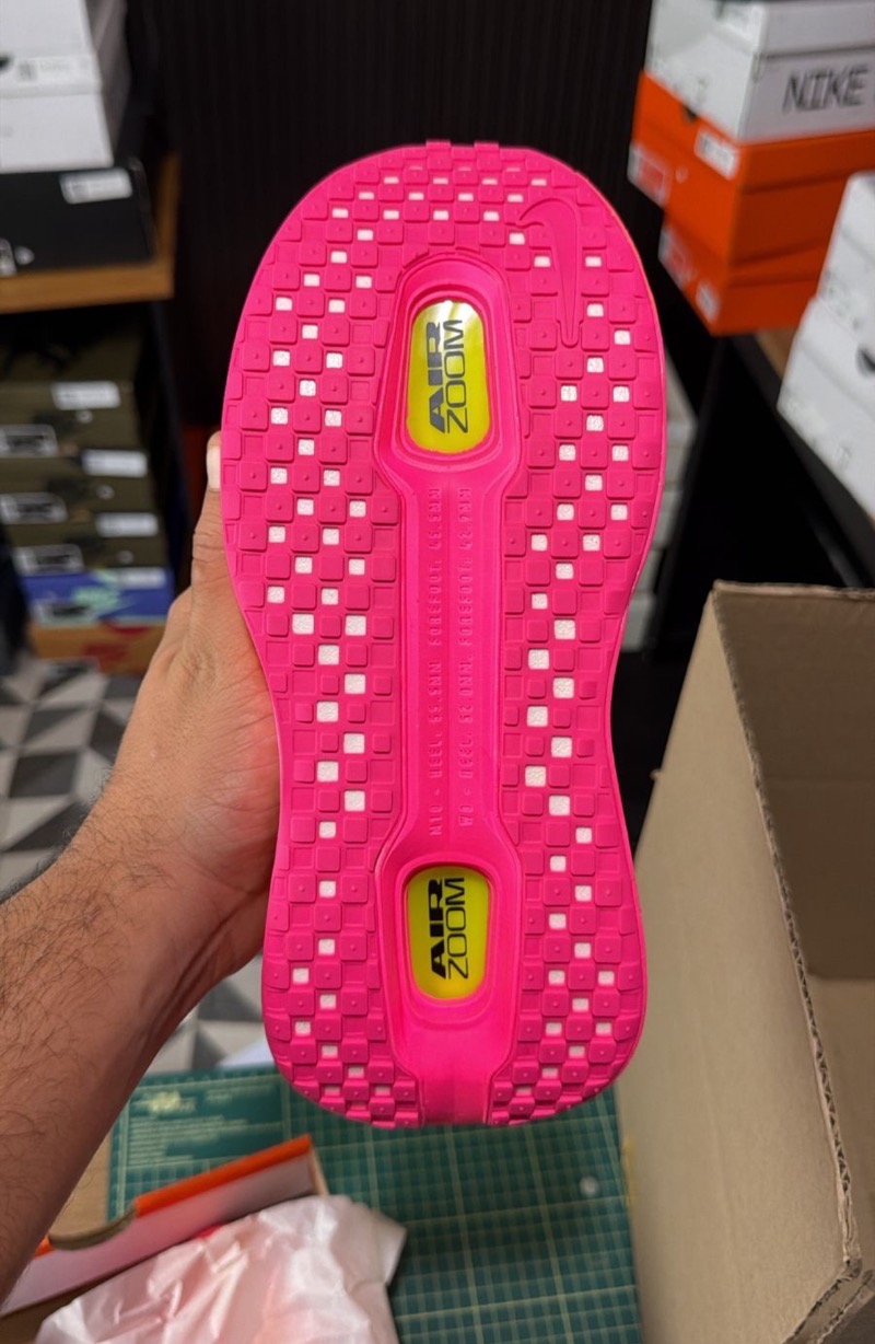 Foto 5 de Nike Vomero Premium Hyper Pink Black — 36, Novo