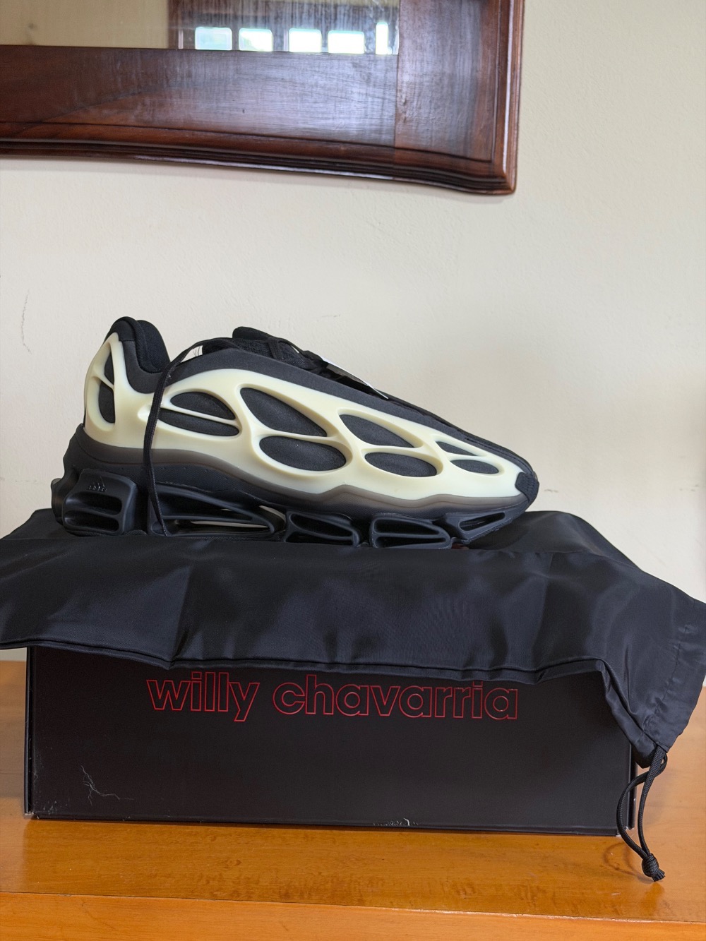 Willy Chavarria x adidas Megaride Bones Core Black Cream White — 43, Novo