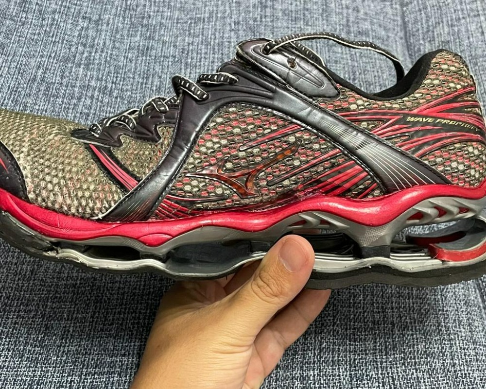 Mizuno Wave Prophecy 1 Black Red — 44, Usado