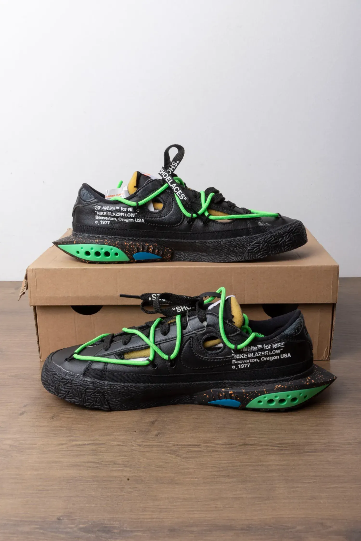 Foto 3 de Off-White x Nike Blazer Low Black and Electro Green — 37, Novo