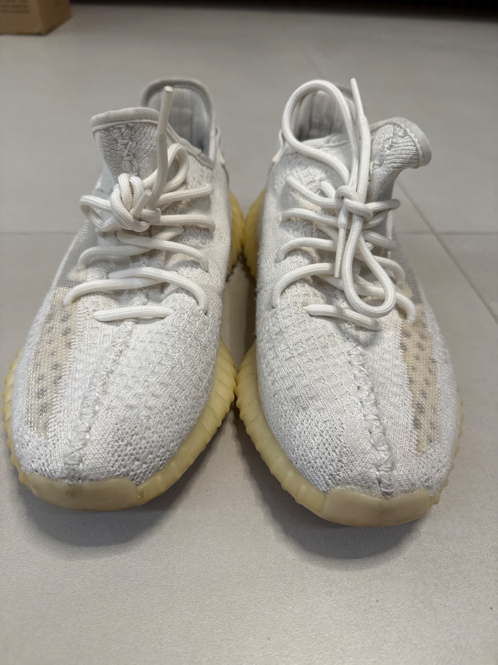 Yeezy Boost 350 V2 Bone — 40, Usado