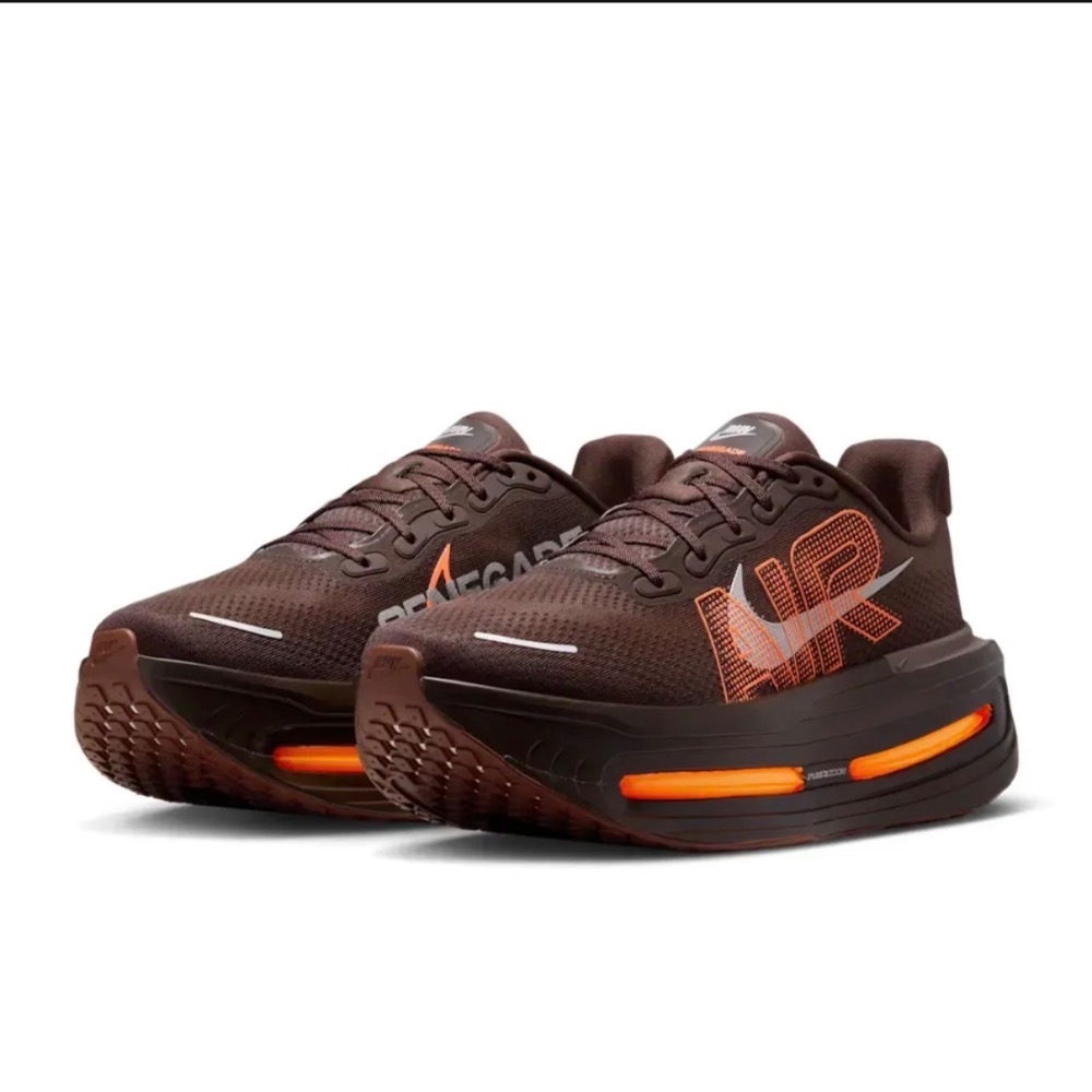 Renegade x Nike Vomero Premium Brown Basalt Total Orange — 42, Novo