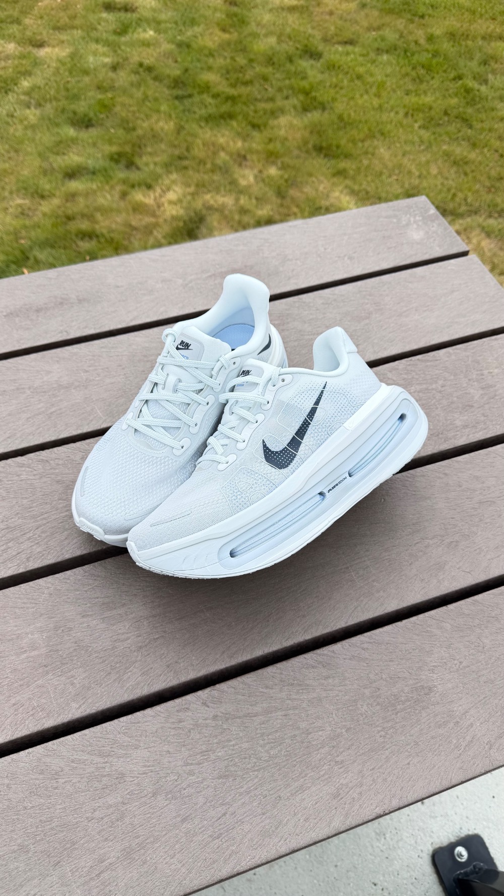Nike Vomero Premium Off-White Grey Fog Dark Obsidian — 41, Novo