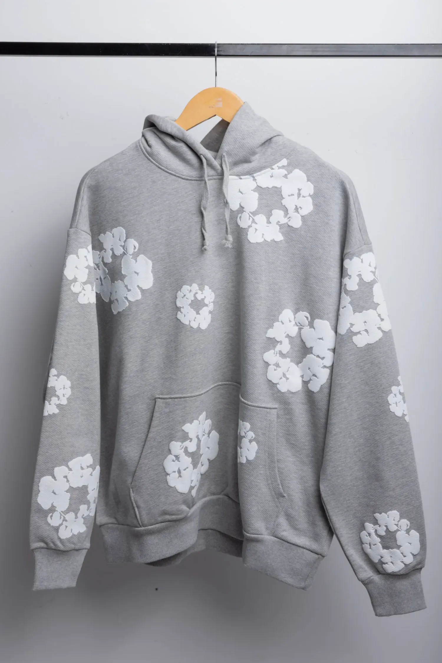 Moletom Denim Tears The Cotton Wreath Grey — P / M / G, Novo