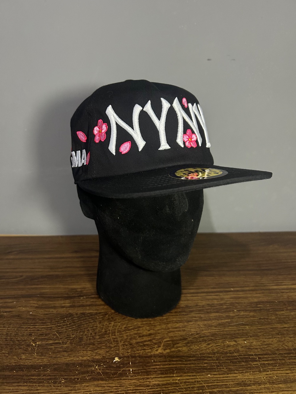 Boné oMA Studios NY NY Cherry Blossom Black White Pink — Único, Novo