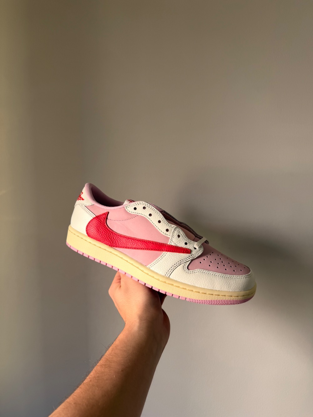 Travis Scott x Air Jordan 1 Low OG SP Sail Tropical Pink — 39, Novo