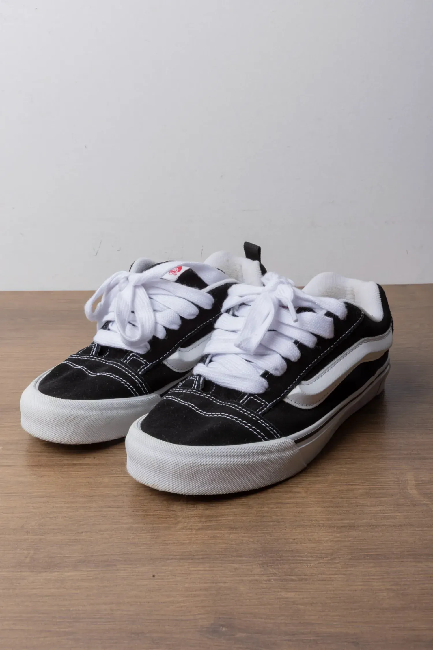 Vans Knu Skool Black True White — 37, Usado