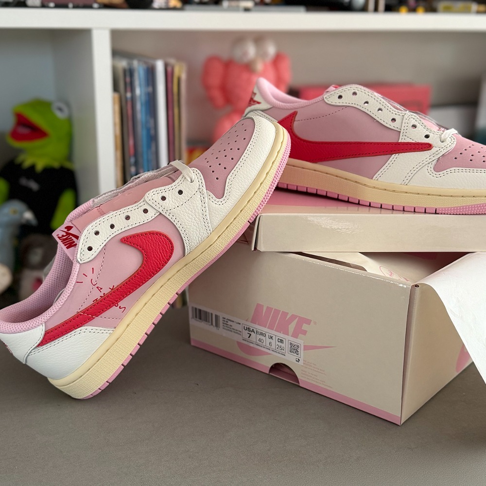 Travis Scott x Air Jordan 1 Low OG SP Sail Tropical Pink — 38, Novo