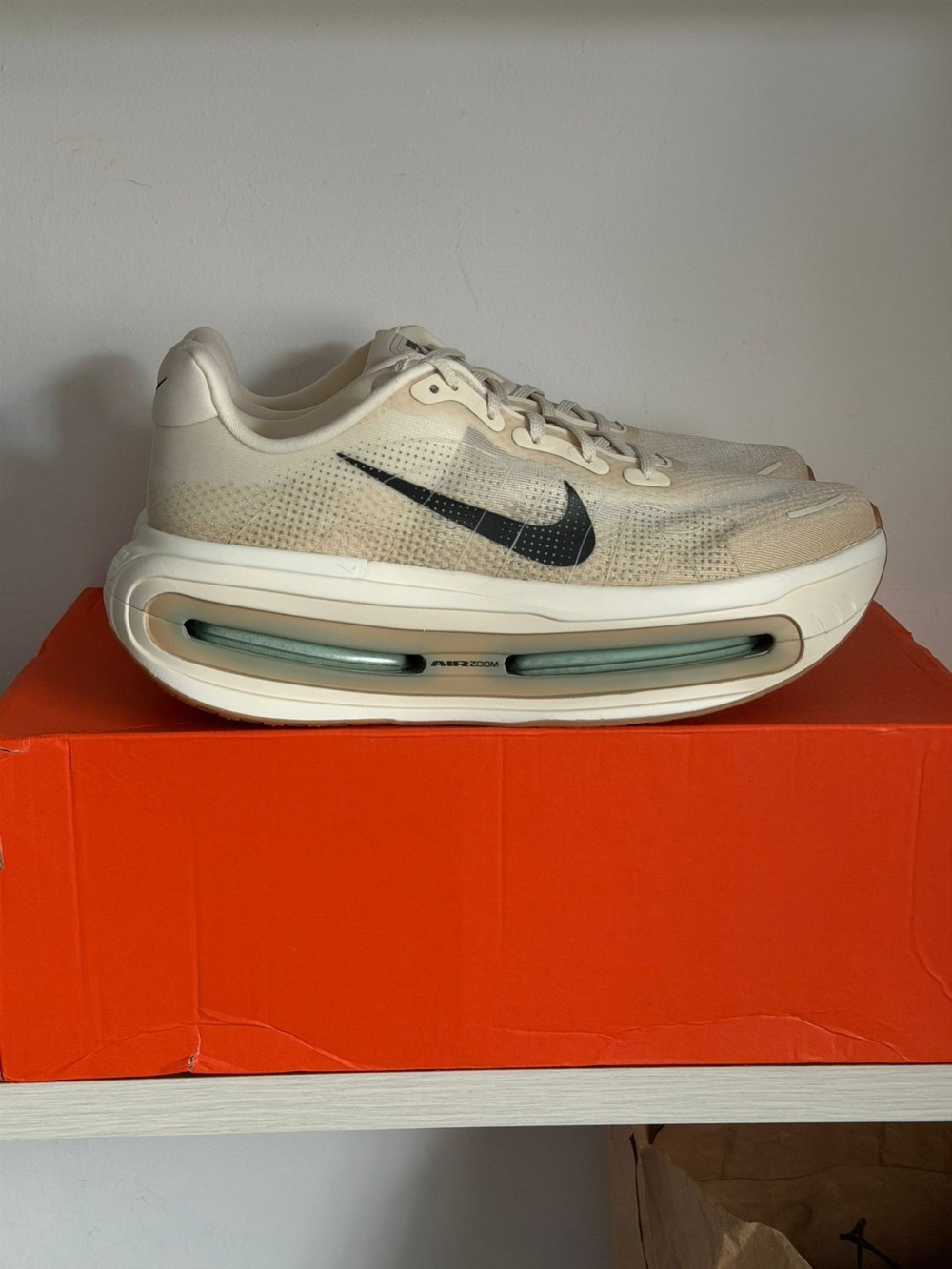 Nike Vomero Premium Pale Ivory Jade Horizon — 45, Novo