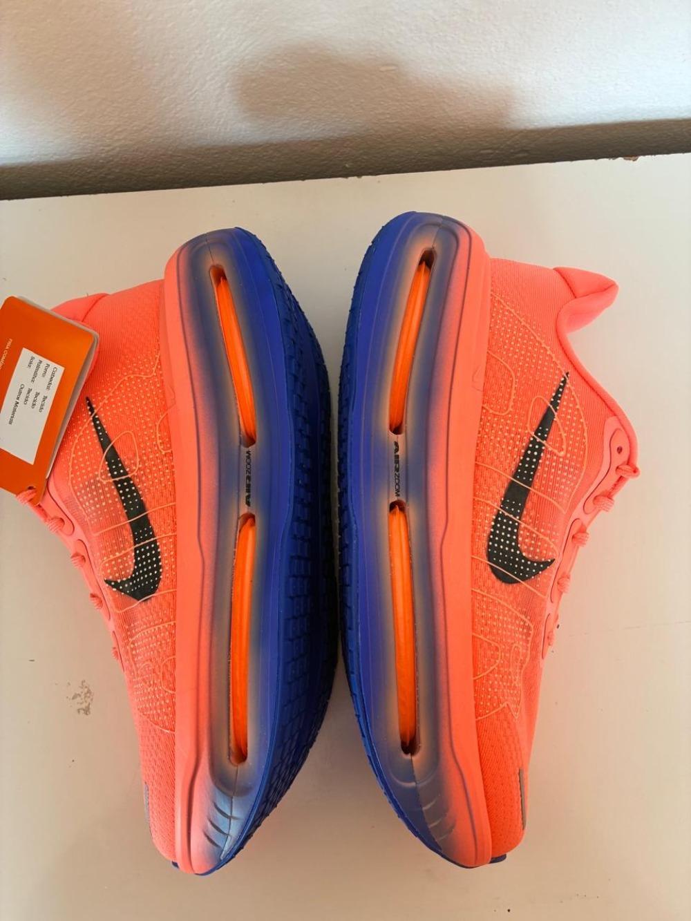 Nike Vomero Premium Atomic Pink Racer Blue Crimson Tint Black — 43, Novo